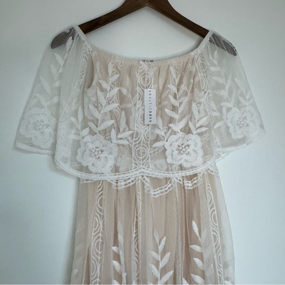 XS NWT Baltic Born Maxi Dress Off White Cream Lace Maxi Guinevere Off Shoulder - Picture 7 of 16